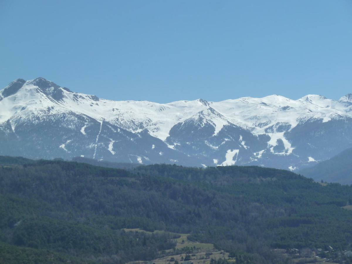 דירות אמבראן Vue Sur Les Montagnes מראה חיצוני תמונה
